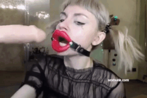Messy gagging deepthroat mask comes