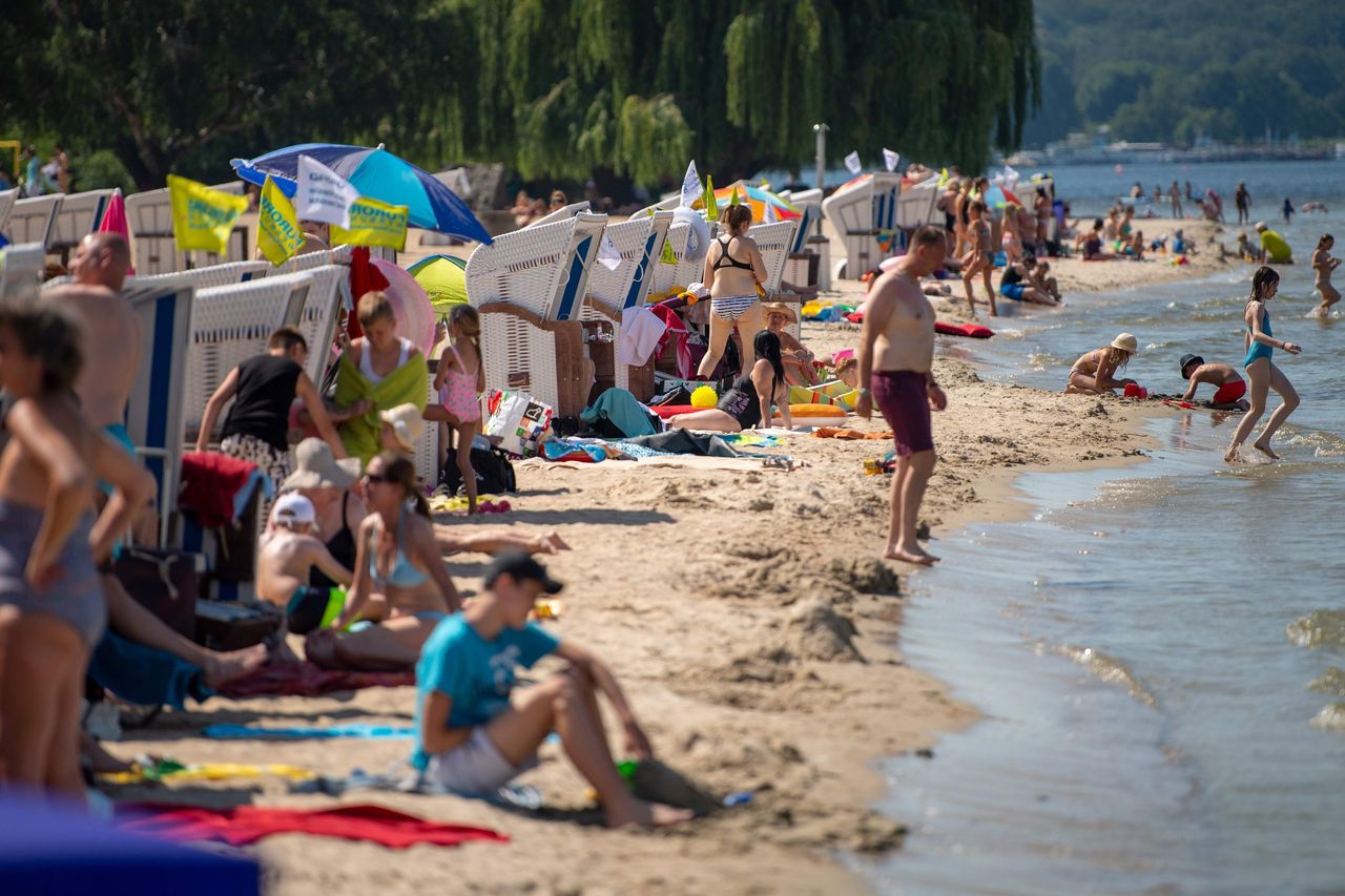 Platinum reccomend french tourist picked beach