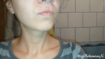 Kitten recomended with her plays snot teen