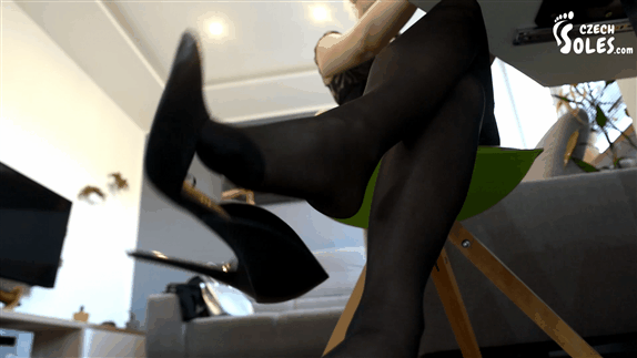 Wild R. reccomend pisses pantyhose office
