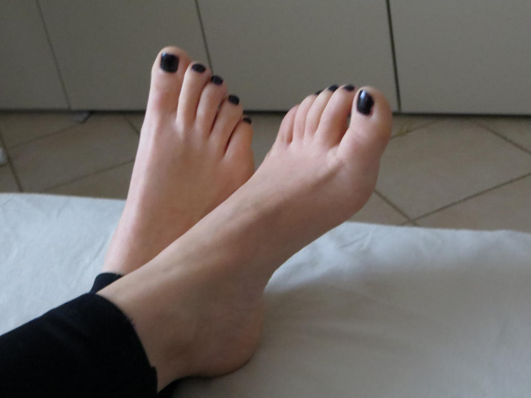Master reccomend model showing feet traditional chinese