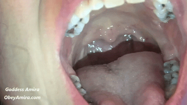 Open throat show long uvula