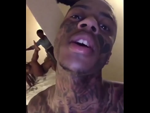 FB reccomend boonk gets fucked eats pussy