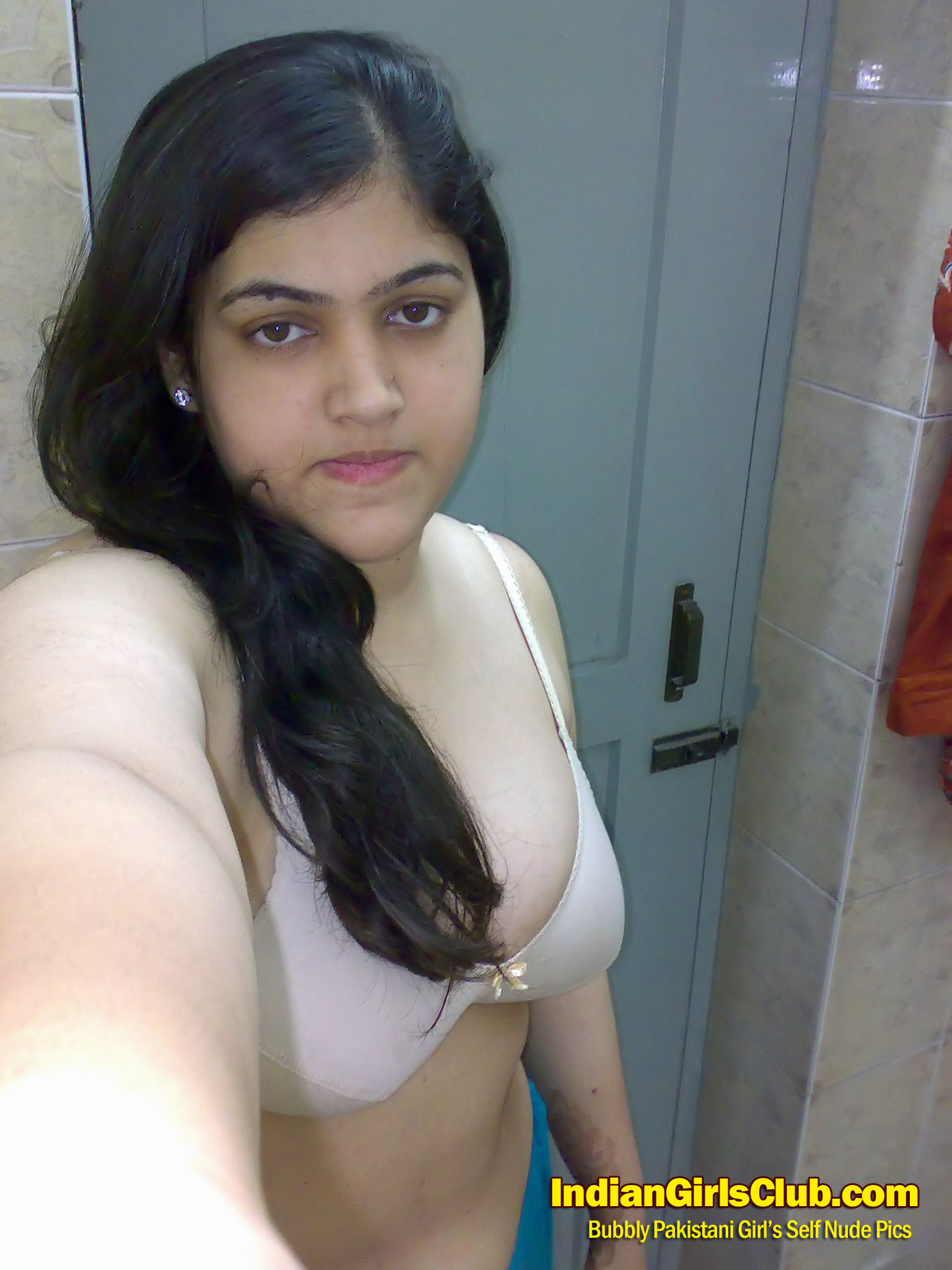 Pakistani sexy girls tight boobs and fucked
