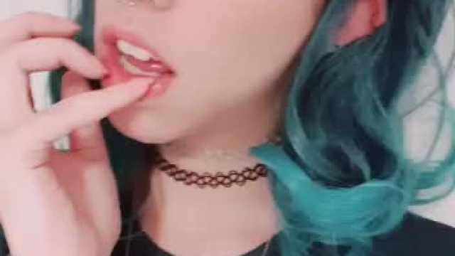 i woke my young stepsister lolly_lips with my dick.