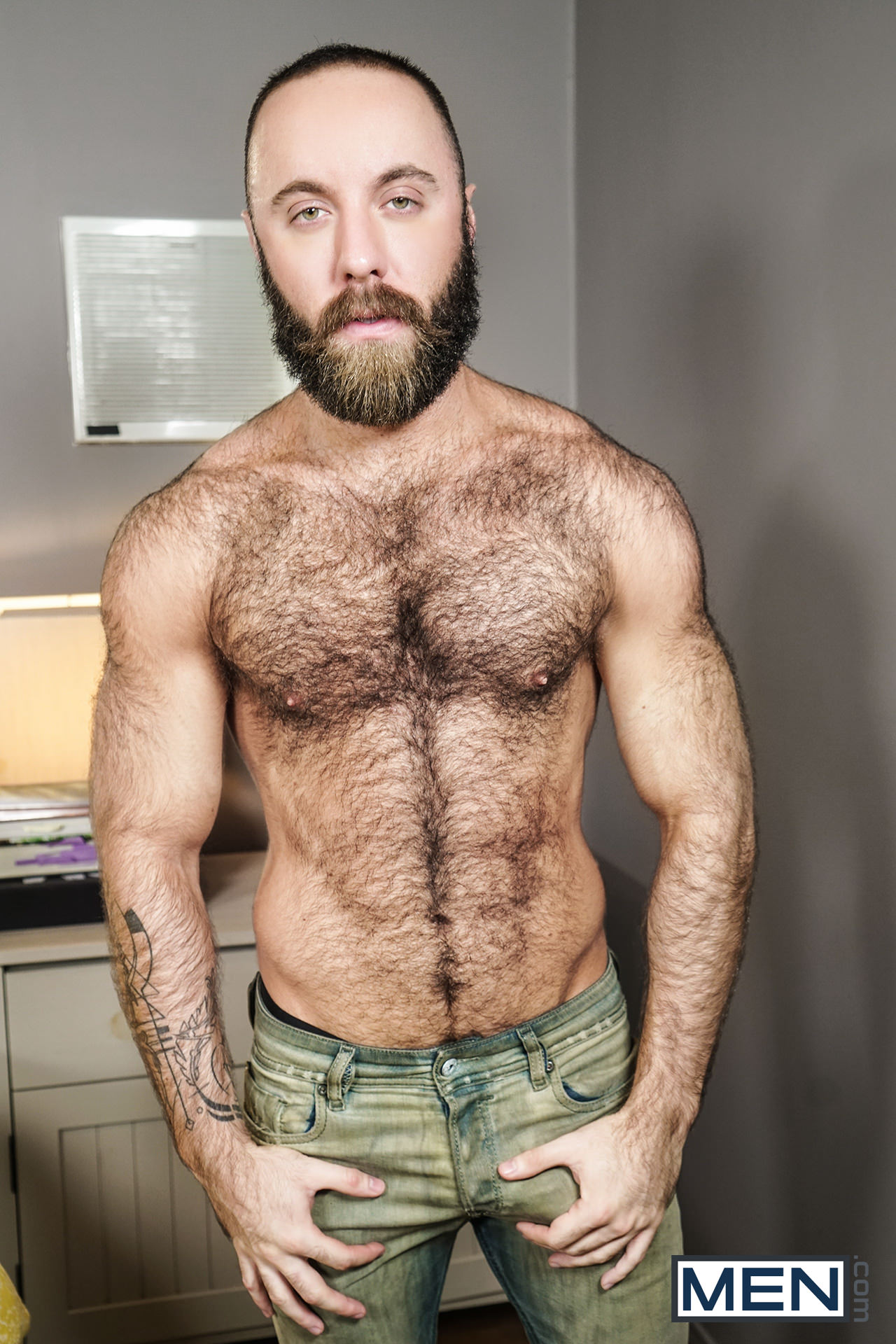 Bearded man hairy muscle nude dad