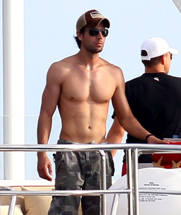 Enrique iglesias move miami official video