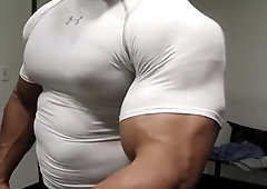 Guard reccomend girl shows bicep peaks