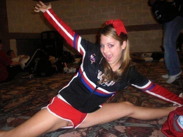 High school cheerleader pussy gets