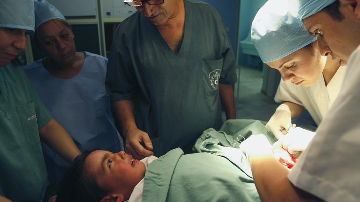 Sunstone reccomend real surgeon performs urological procedure