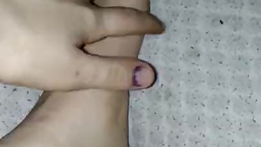 Ugandan batman sucks sexy white toes